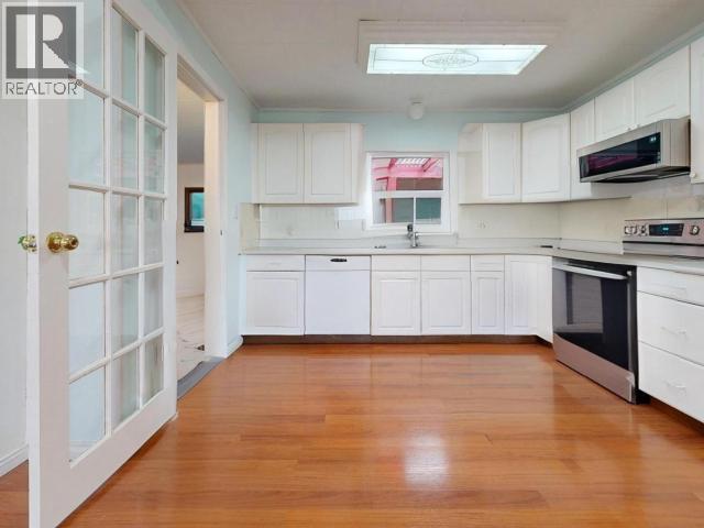 4584 HARVIE AVE - 4