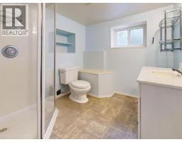 4584 Harvie Ave, Powell River, BC V8A2P1 Photo 15
