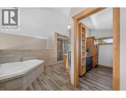 8331 33 Avenue NW - photo 21