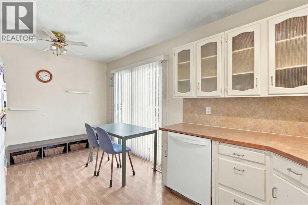 3102 38 Street SW - photo 13
