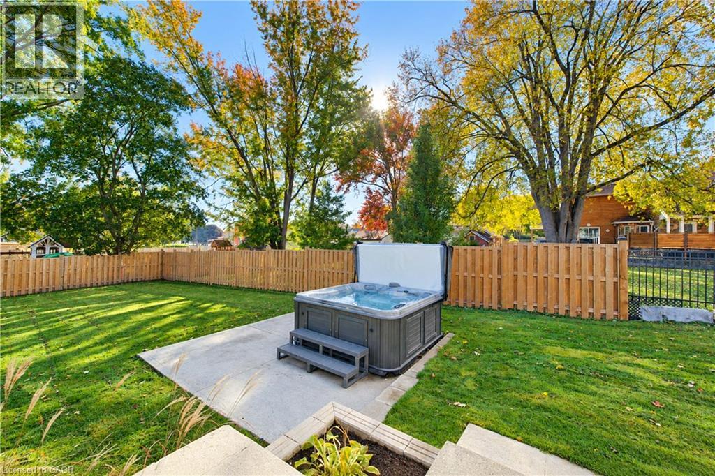 12 John Street West — photo 35