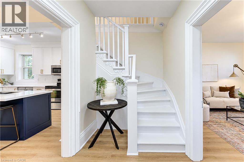 12 JOHN Street W, Bright — photo 5