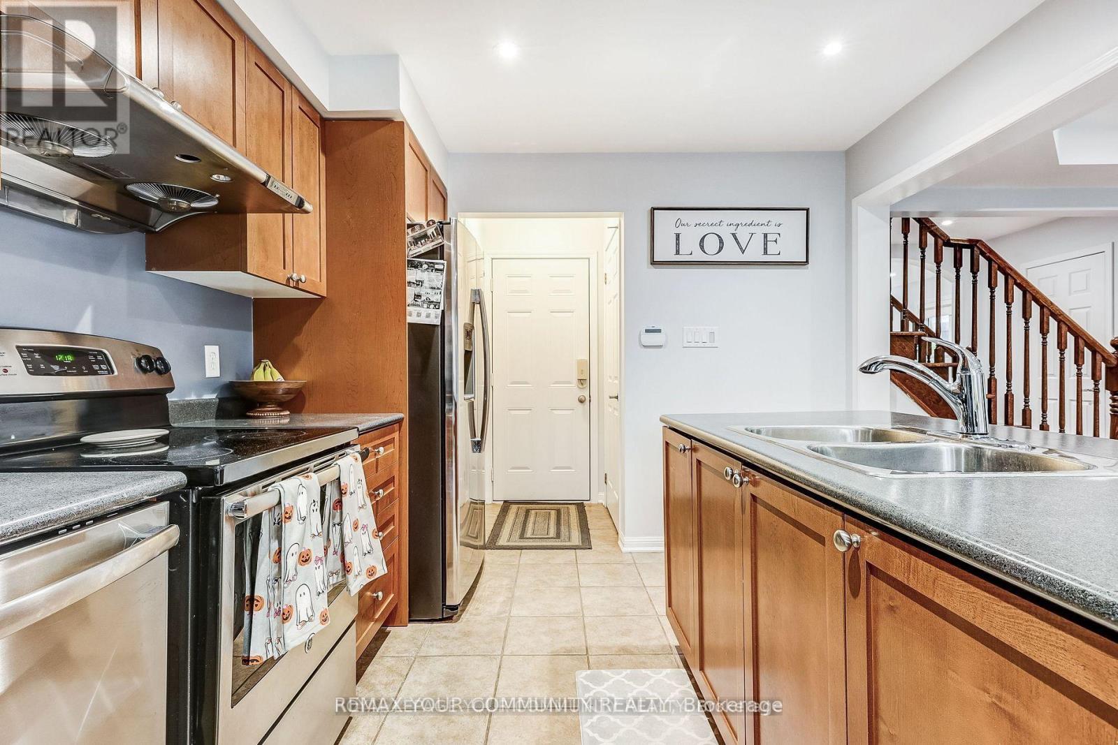 34 MILTROSE CRESCENT - 16
