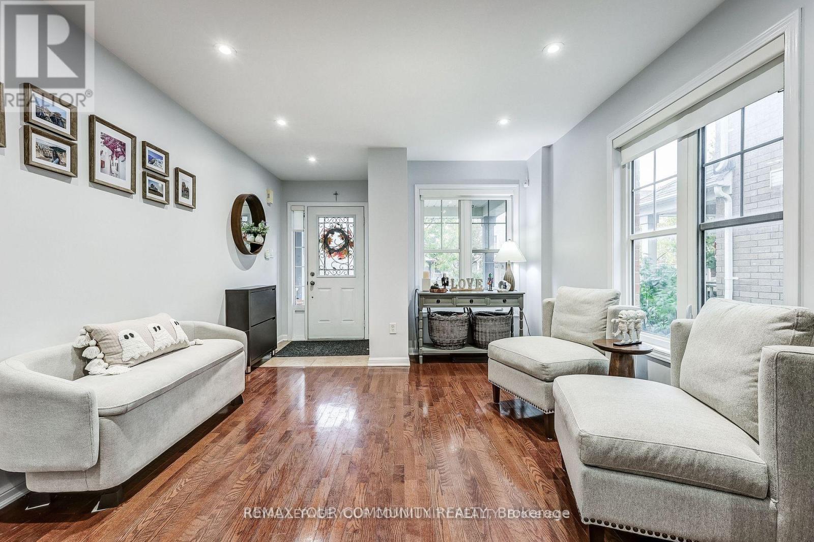 34 MILTROSE CRESCENT - 5