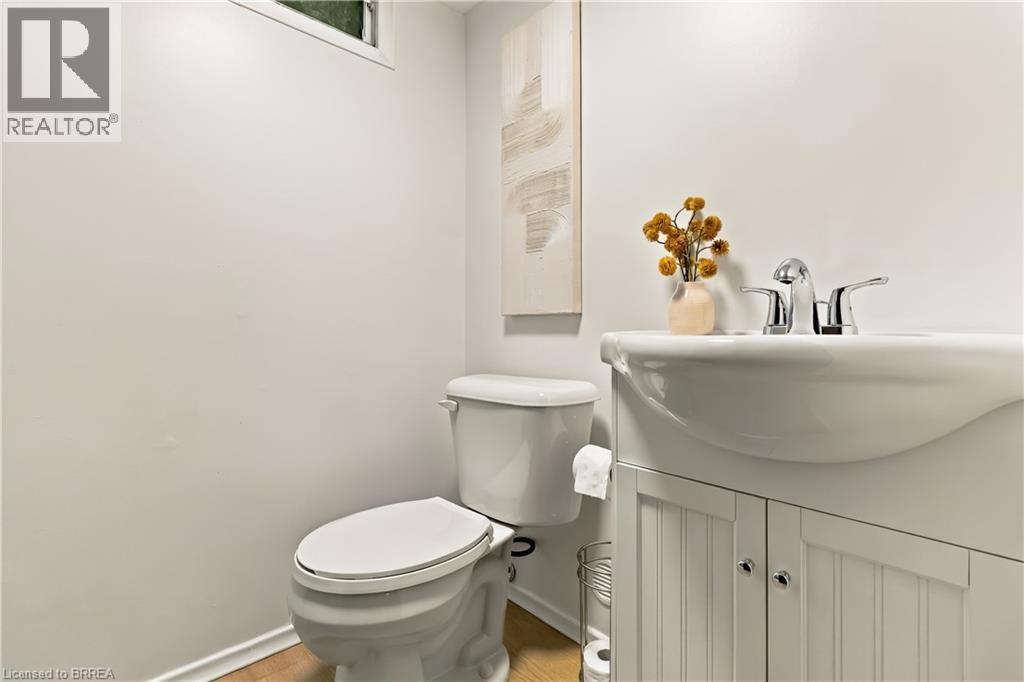 22 Applewood Crescent — photo 27