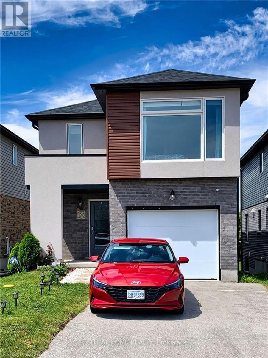 4 bedroom Single Family exterior, 1855 Foxridge Crescent, London North (North T), Ontario