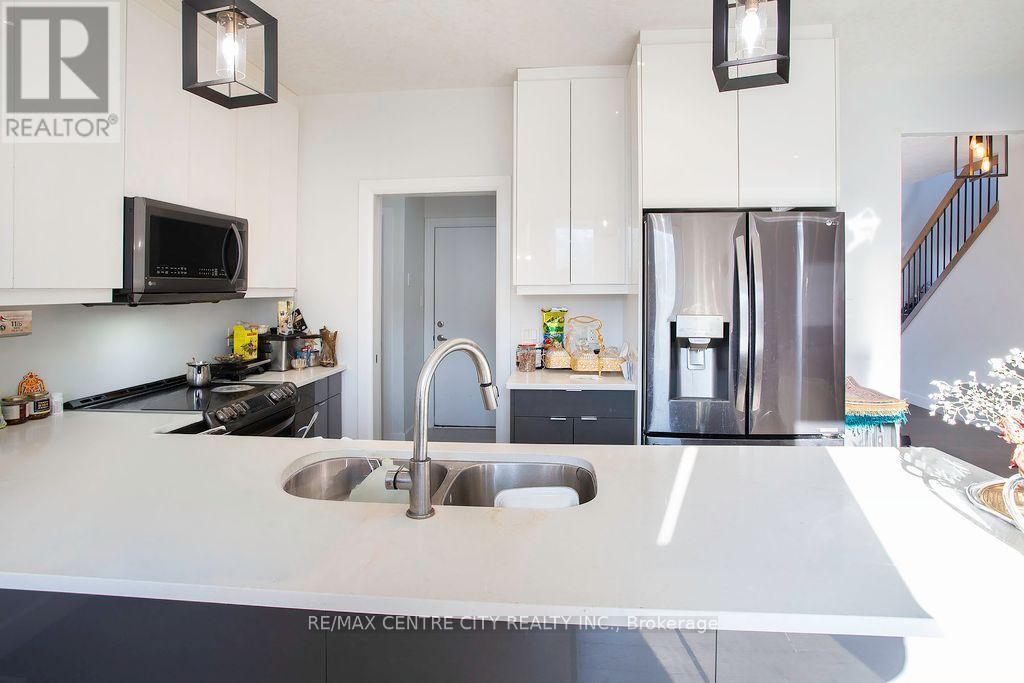 1583 Applerock Avenue — photo 10