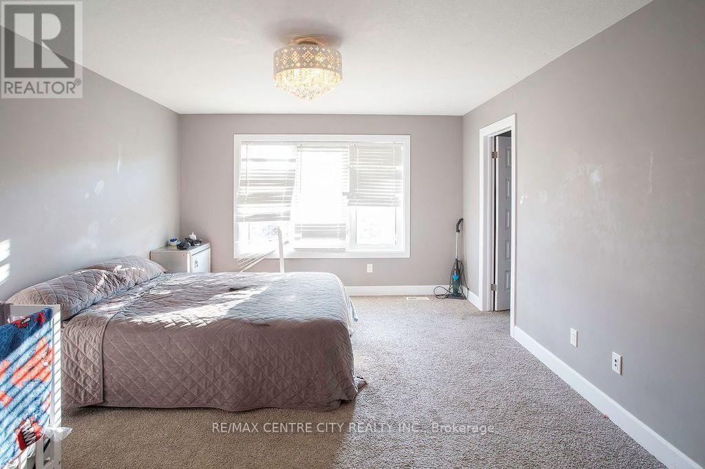 1583 Applerock Avenue — photo 16