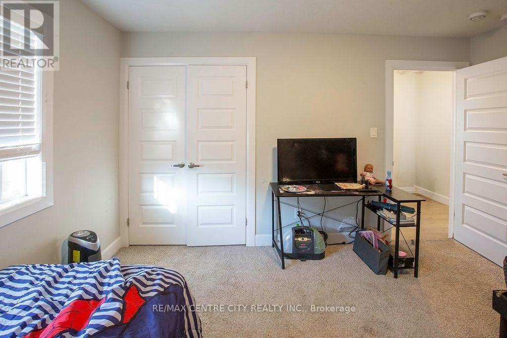1583 Applerock Avenue — photo 23