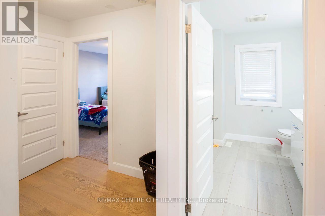 1583 Applerock Avenue — photo 24