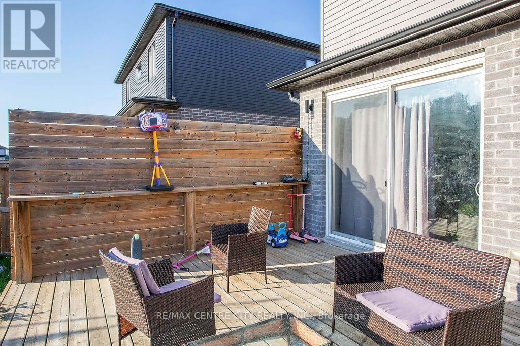 1583 Applerock Avenue — photo 34