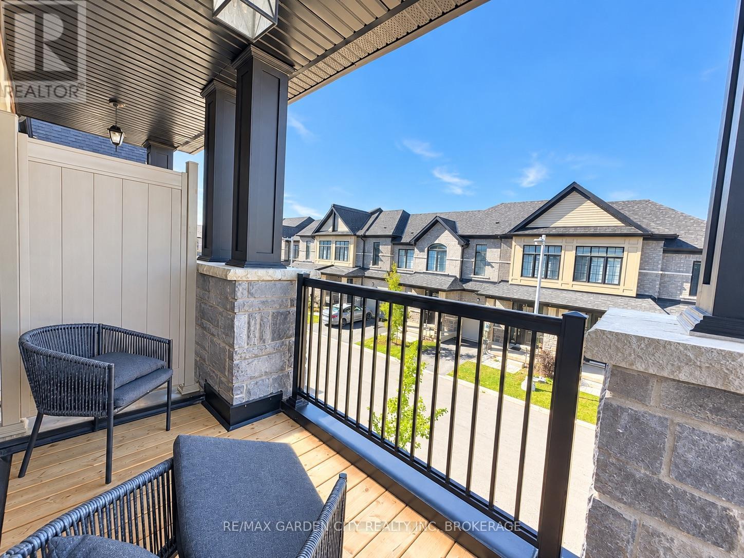 7460 Baycrest — photo 30