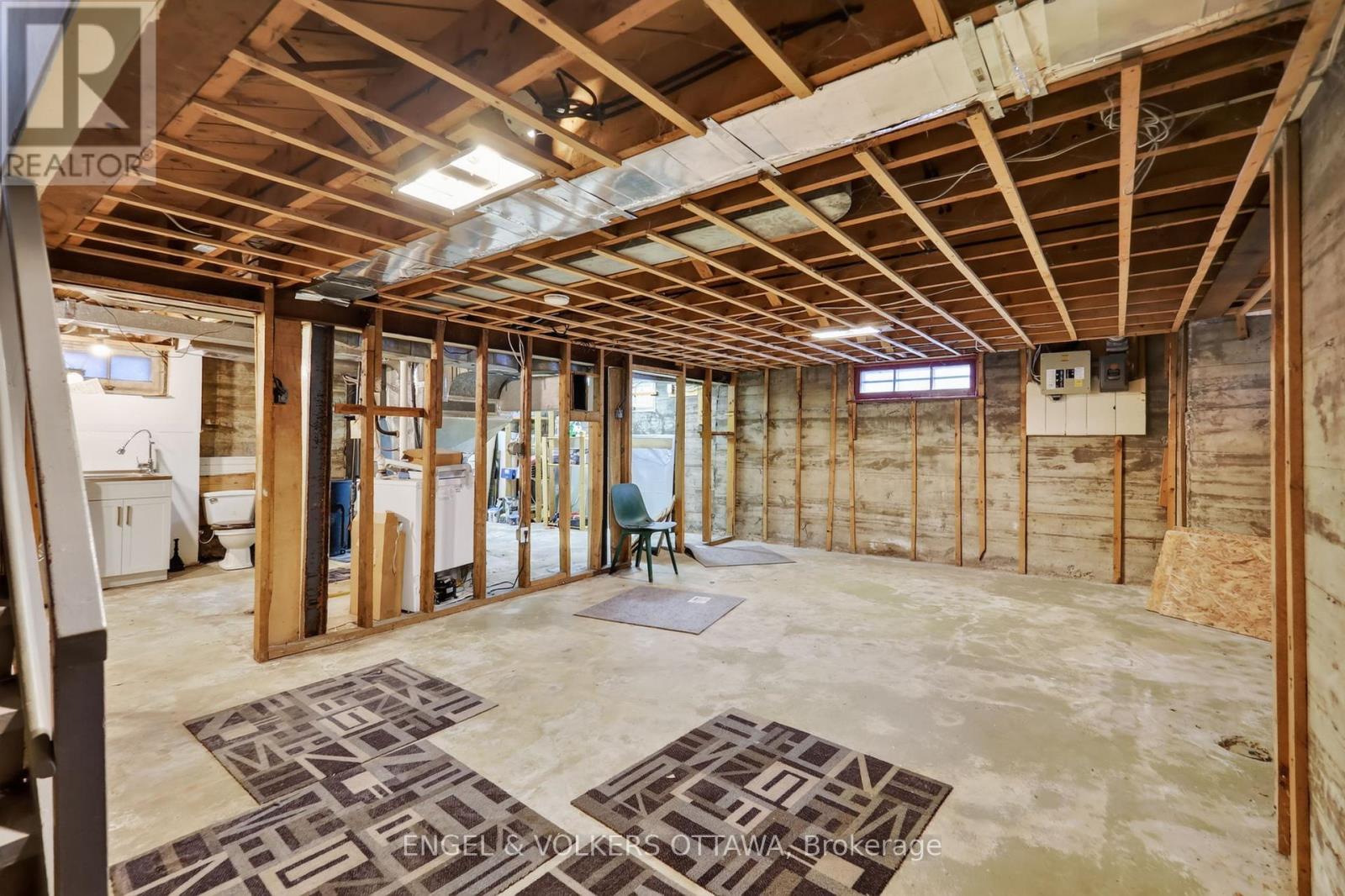 139 Renfrew Avenue — photo 28