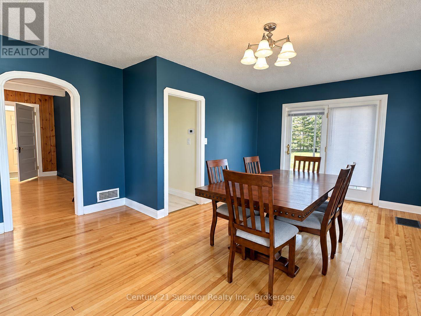 5049 Mapleward Road — photo 18