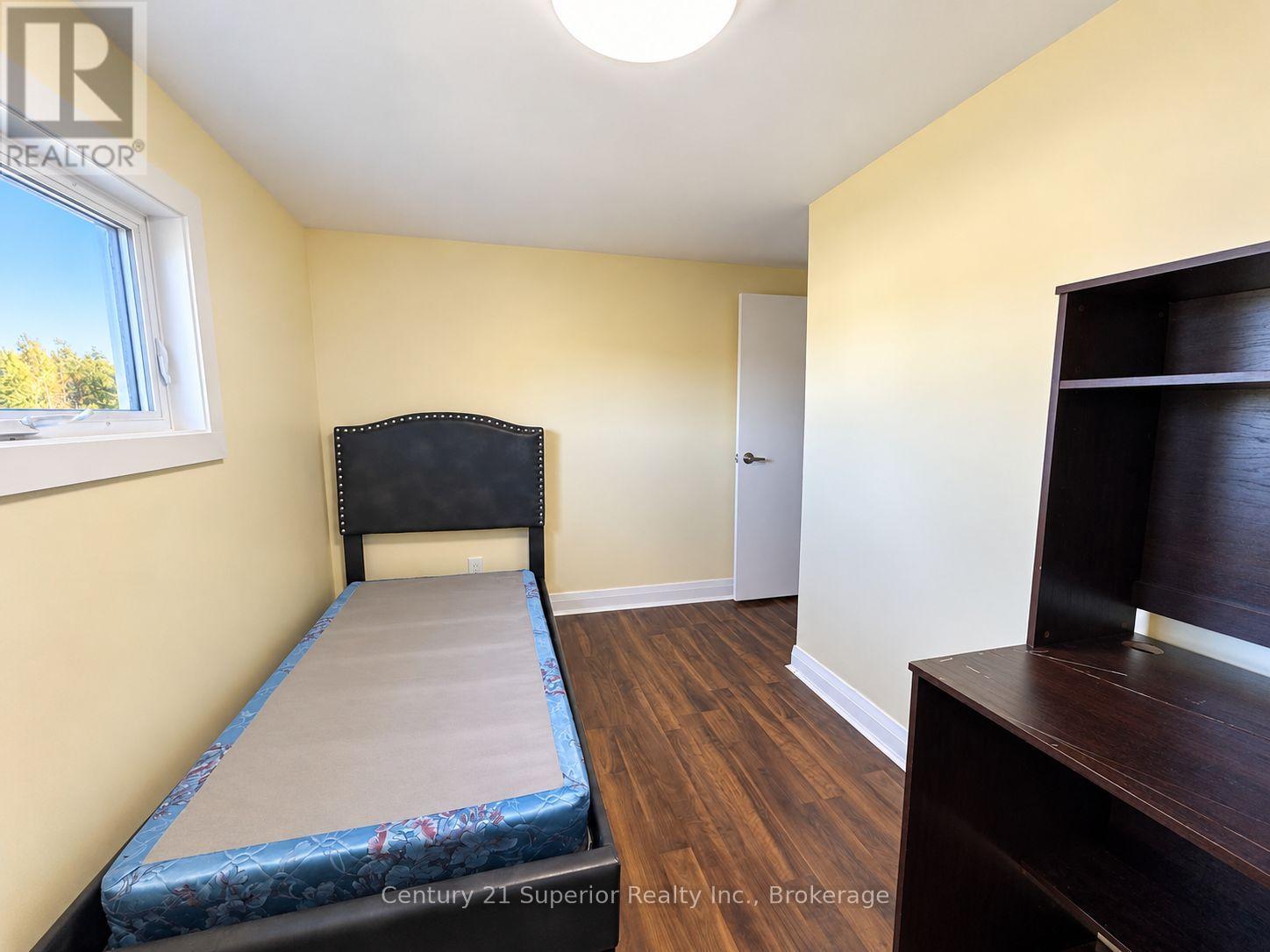 5049 Mapleward Road — photo 32