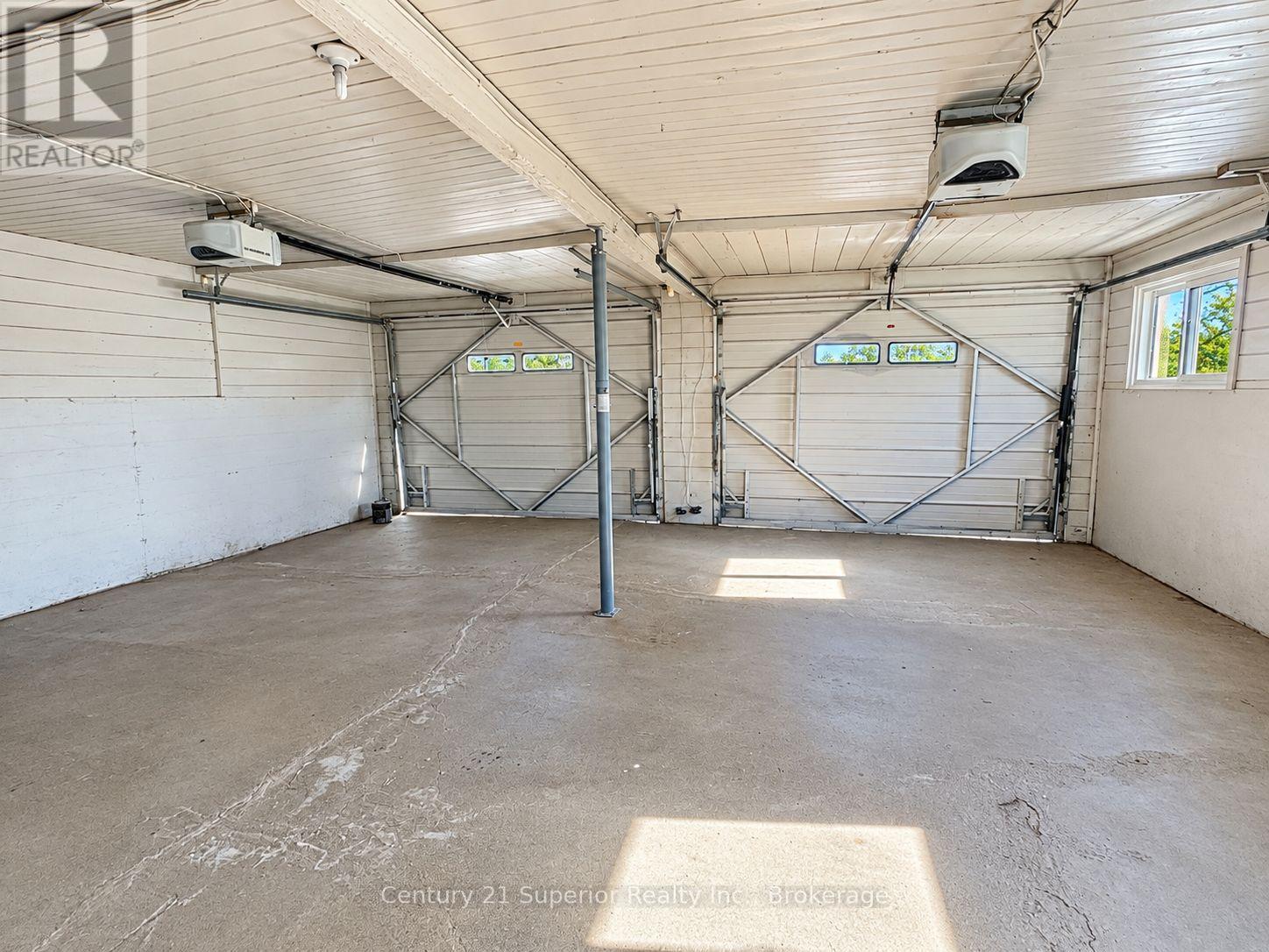 5049 Mapleward Road — photo 44