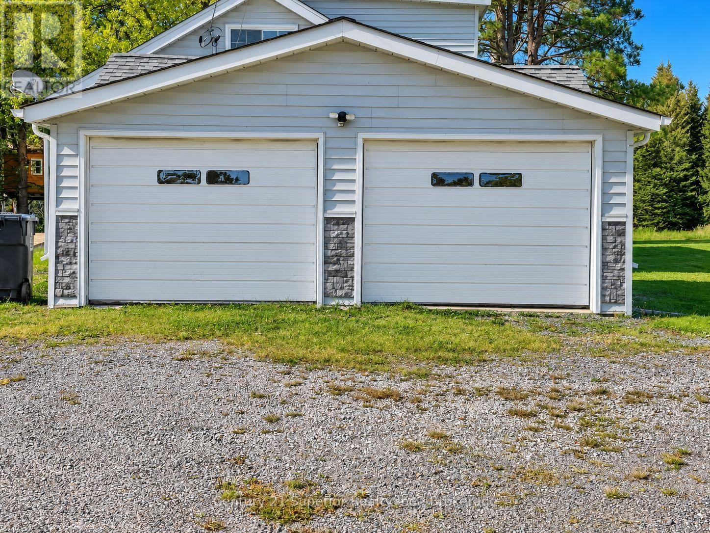 5049 Mapleward Road — photo 45