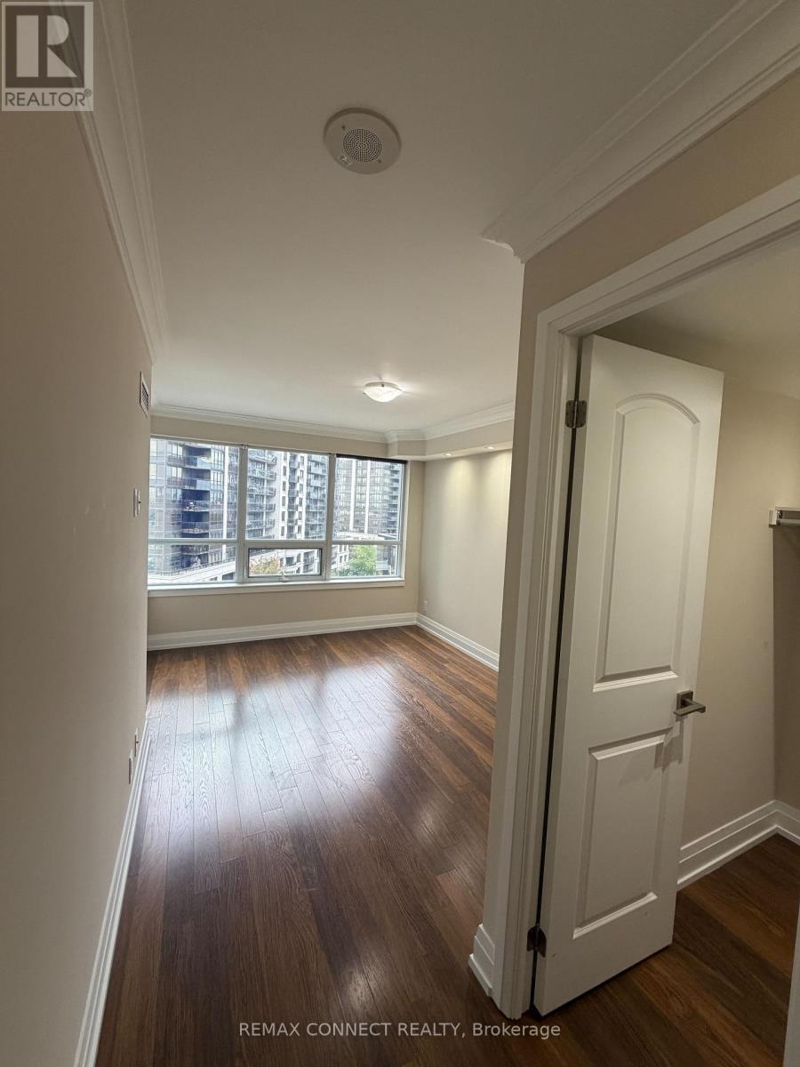 1060 Sheppard Avenue West — photo 11