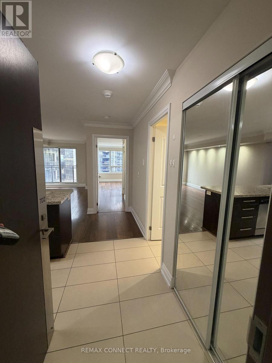 1060 Sheppard Avenue West — photo 3