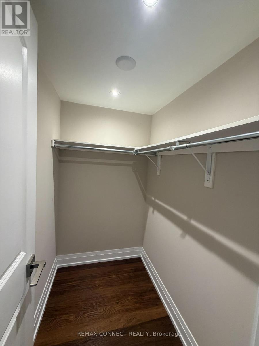 1060 Sheppard Avenue West — photo 12