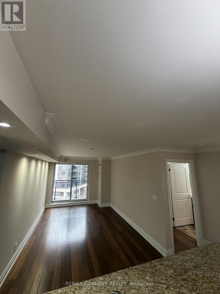 1060 Sheppard Avenue West — photo 8