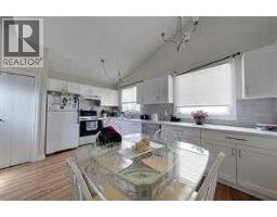 1731 St. Edwards Boulevard N - photo 31