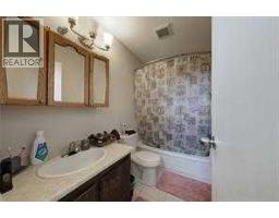 1731 St. Edwards Boulevard N - photo 35