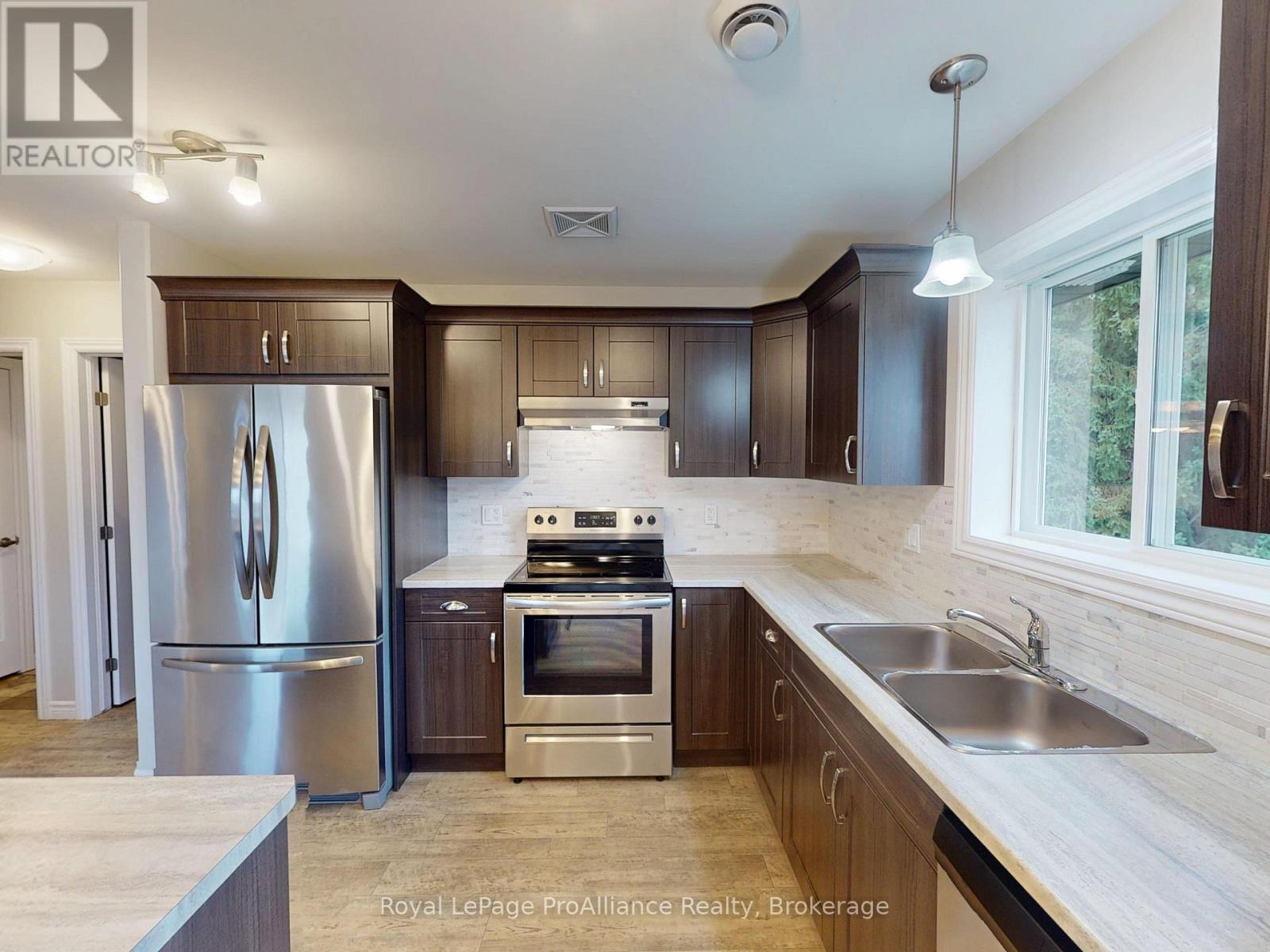 70 Ridgeway Place — photo 12