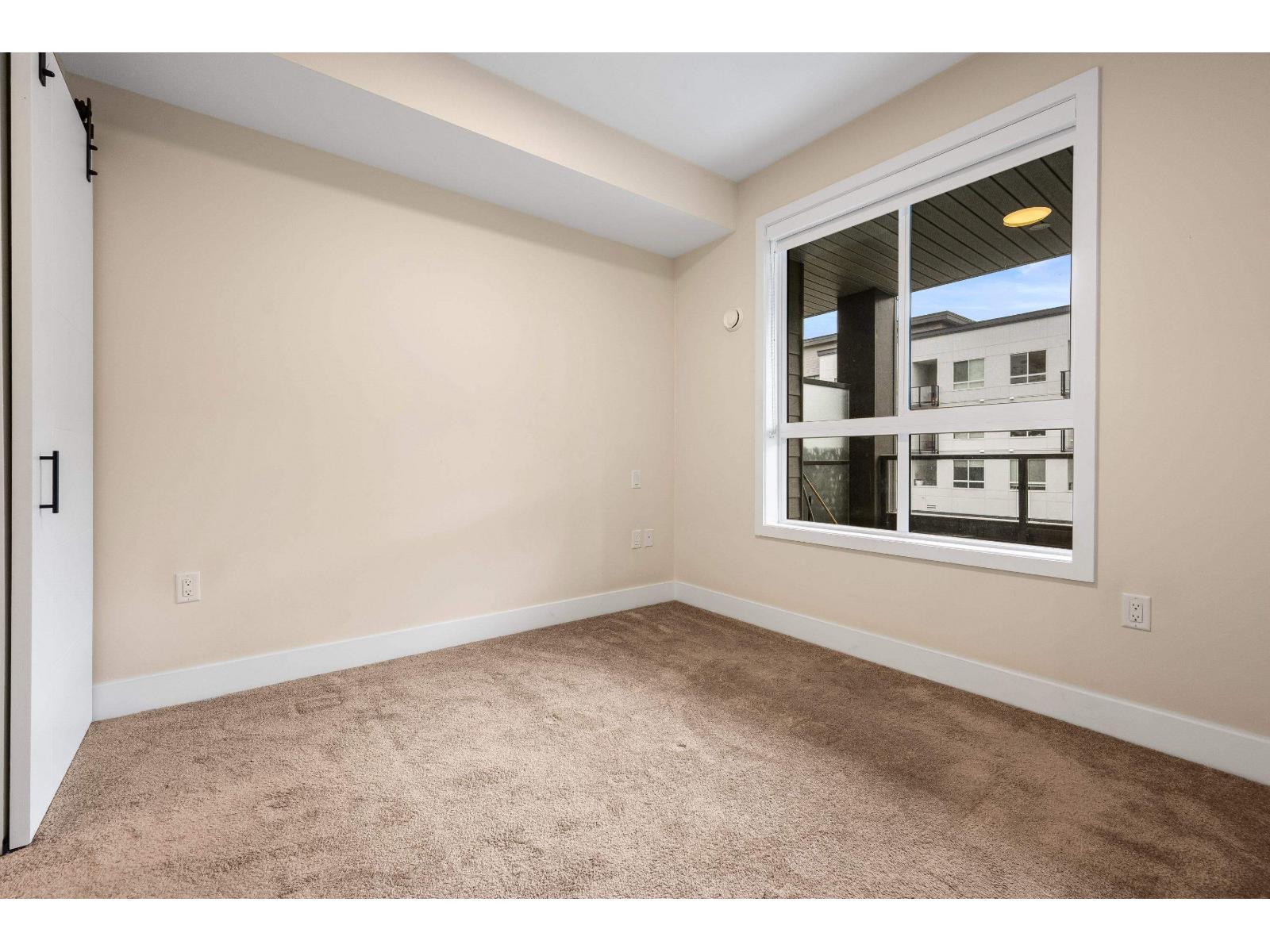 Photo of 307 45511 CAMPUS DRIVE, Garrison Crossing 22