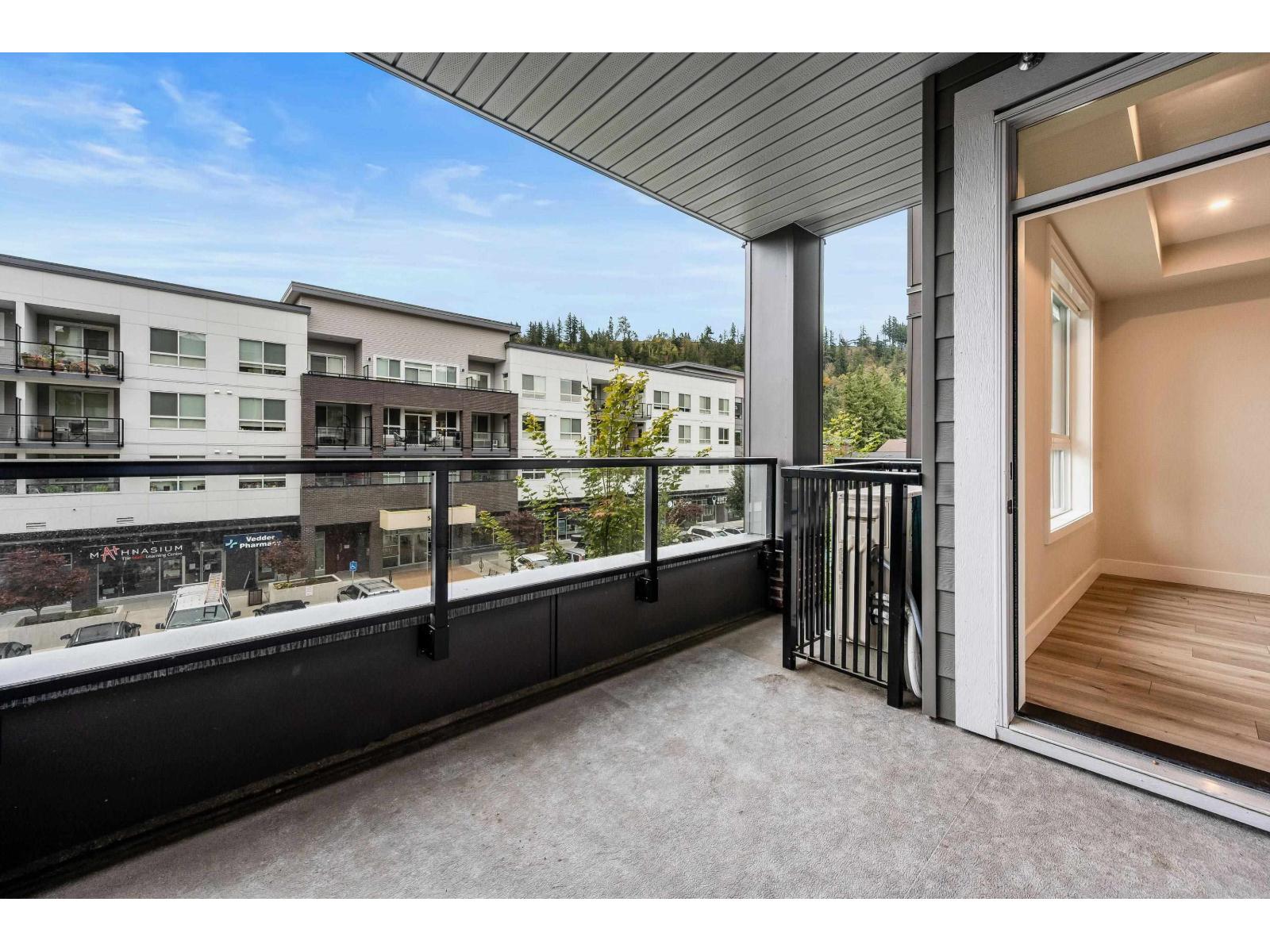Photo of 307 45511 CAMPUS DRIVE, Garrison Crossing 28