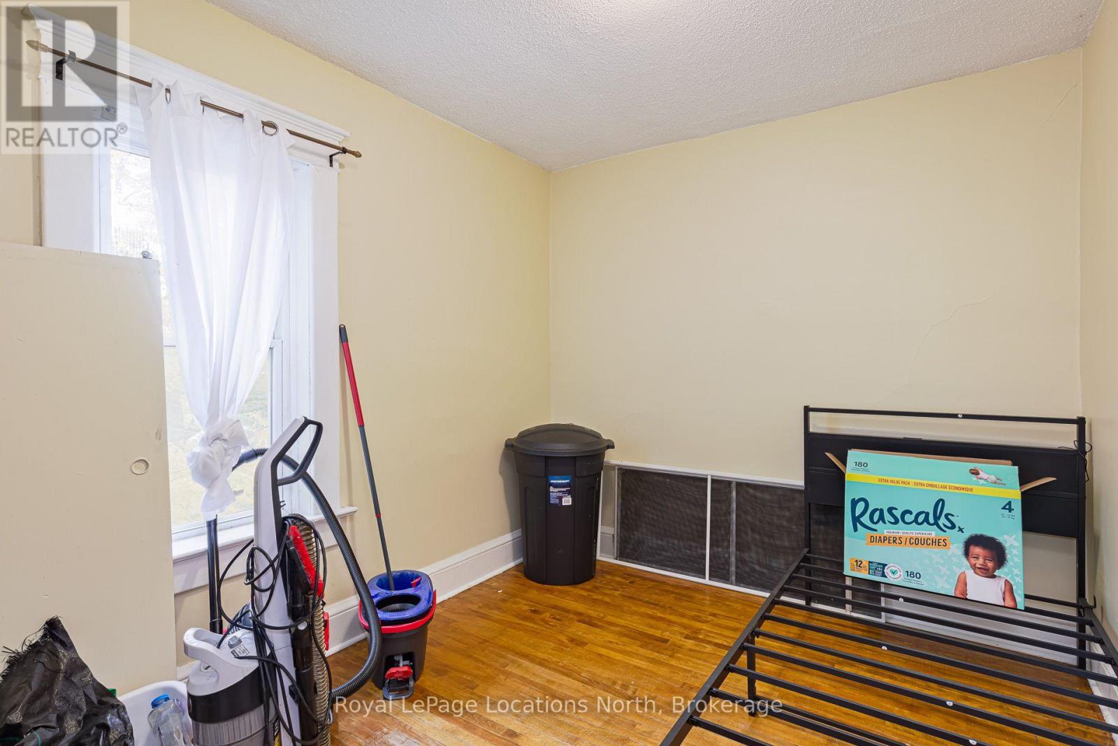 124 SYKES STREET S - 20