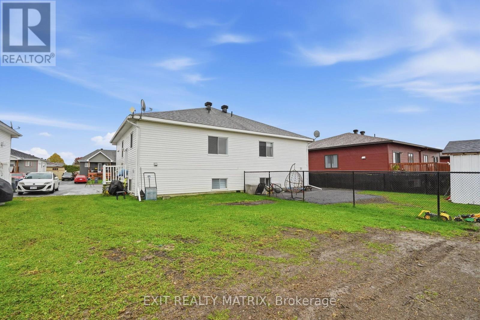 1021 Jacynthe Street — photo 22