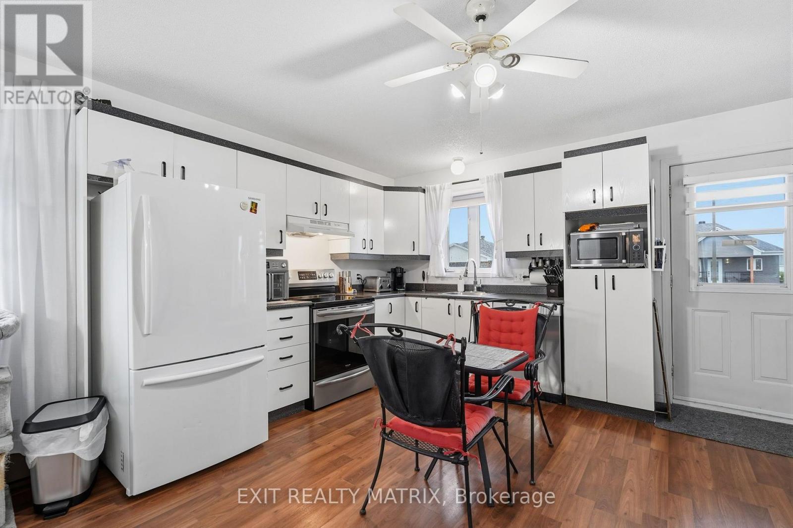 1021 Jacynthe Street — photo 8