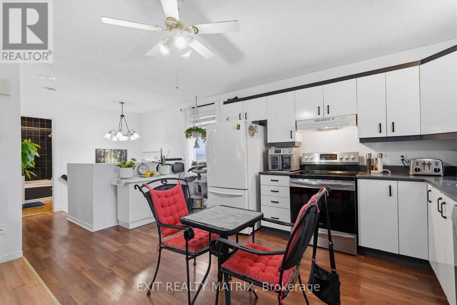 1021 JACYNTHE STREET - 9