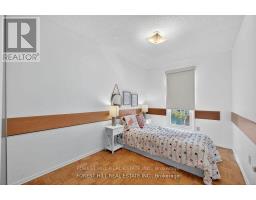 38 Carnival Court, Toronto, ON M2R3T8 Photo 12