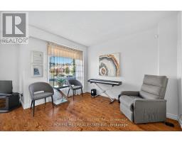 38 Carnival Court, Toronto, ON M2R3T8 Photo 9