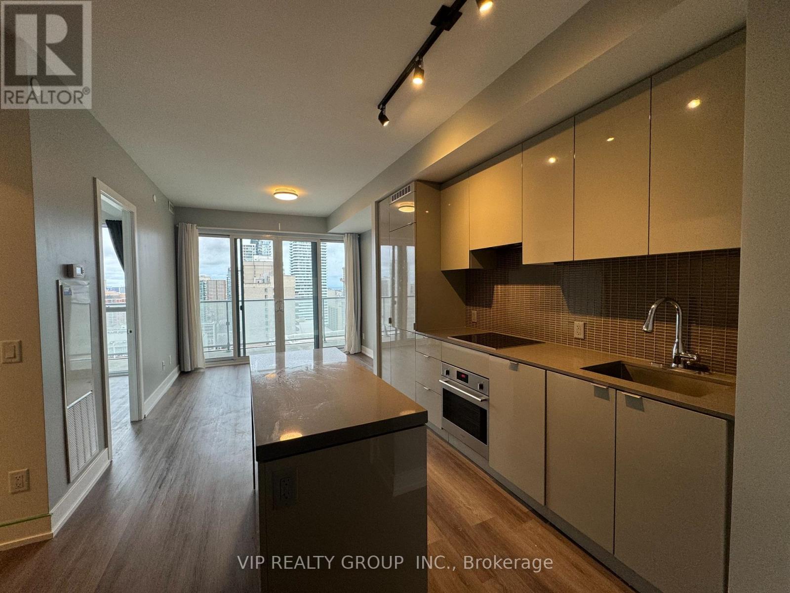 7 Grenville Street — photo 2