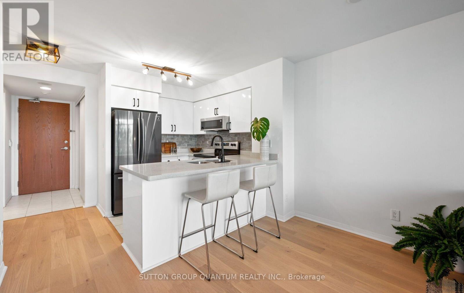 219 Fort York Boulevard — photo 11