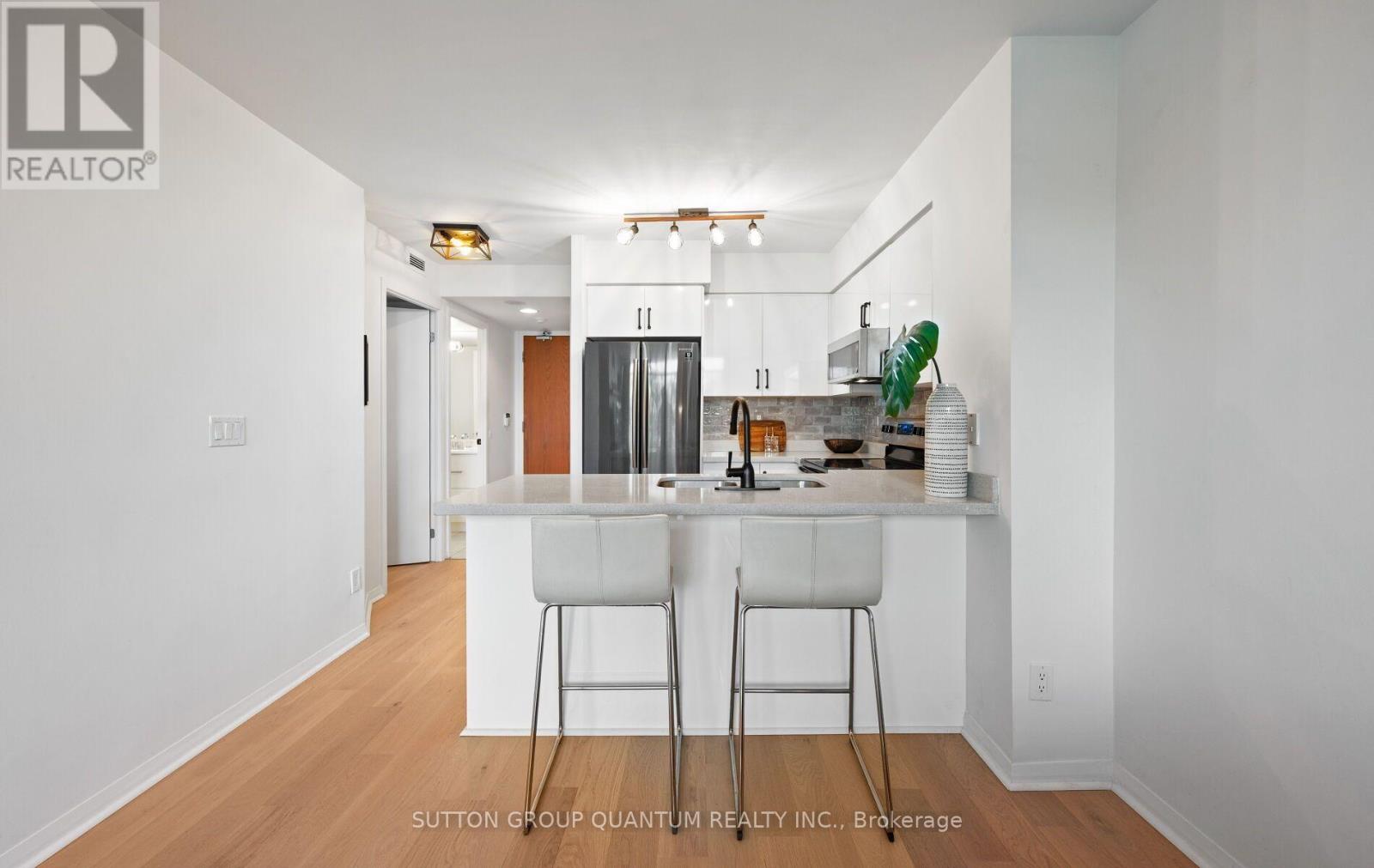 219 Fort York Boulevard — photo 12