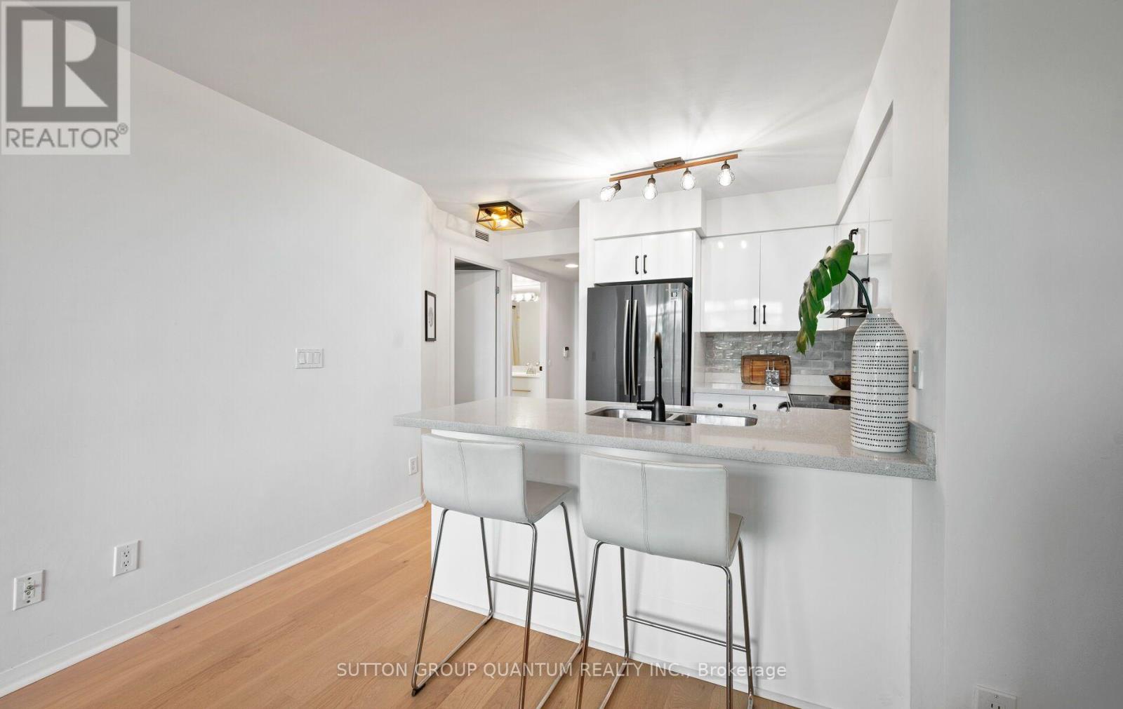 219 Fort York Boulevard — photo 13