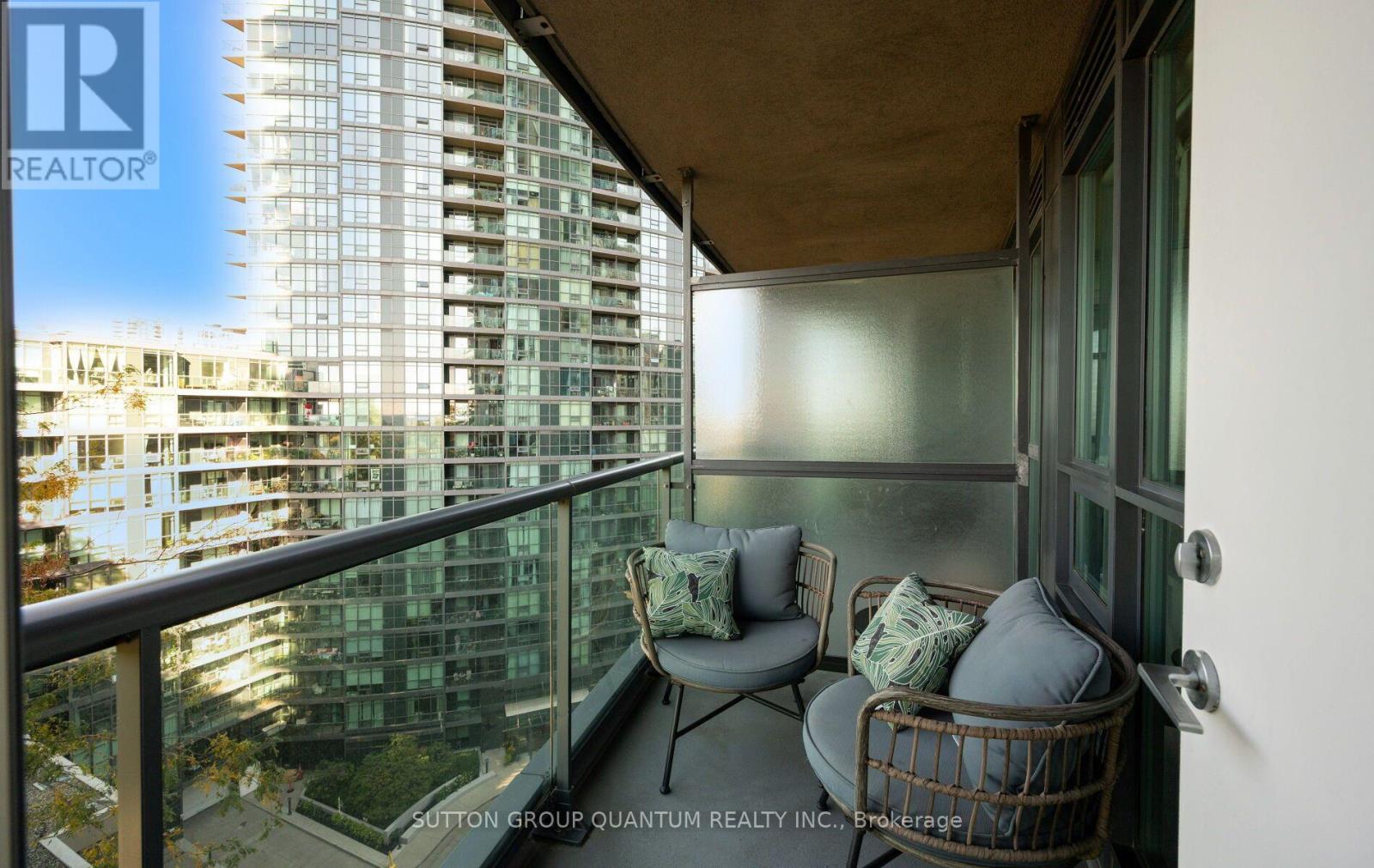 219 Fort York Boulevard — photo 20