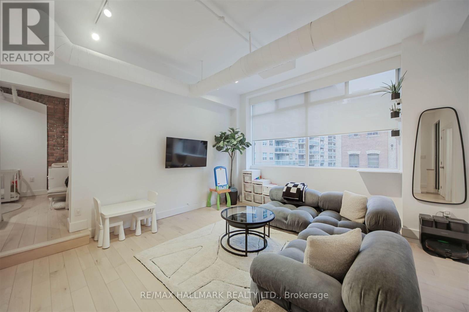 80 Sherbourne Street — photo 4