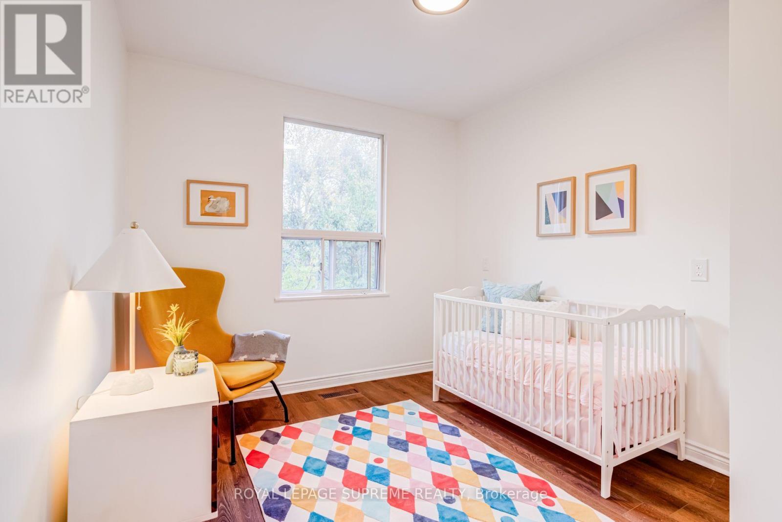 32 Thome Crescent — photo 19