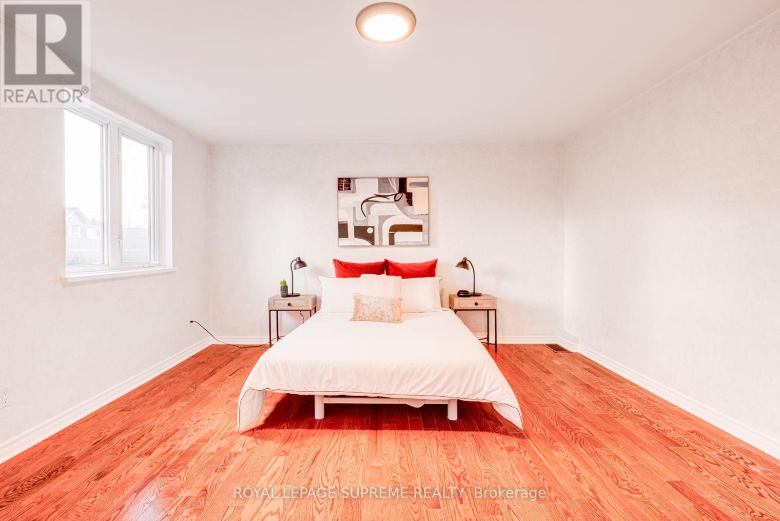 32 Thome Crescent — photo 24
