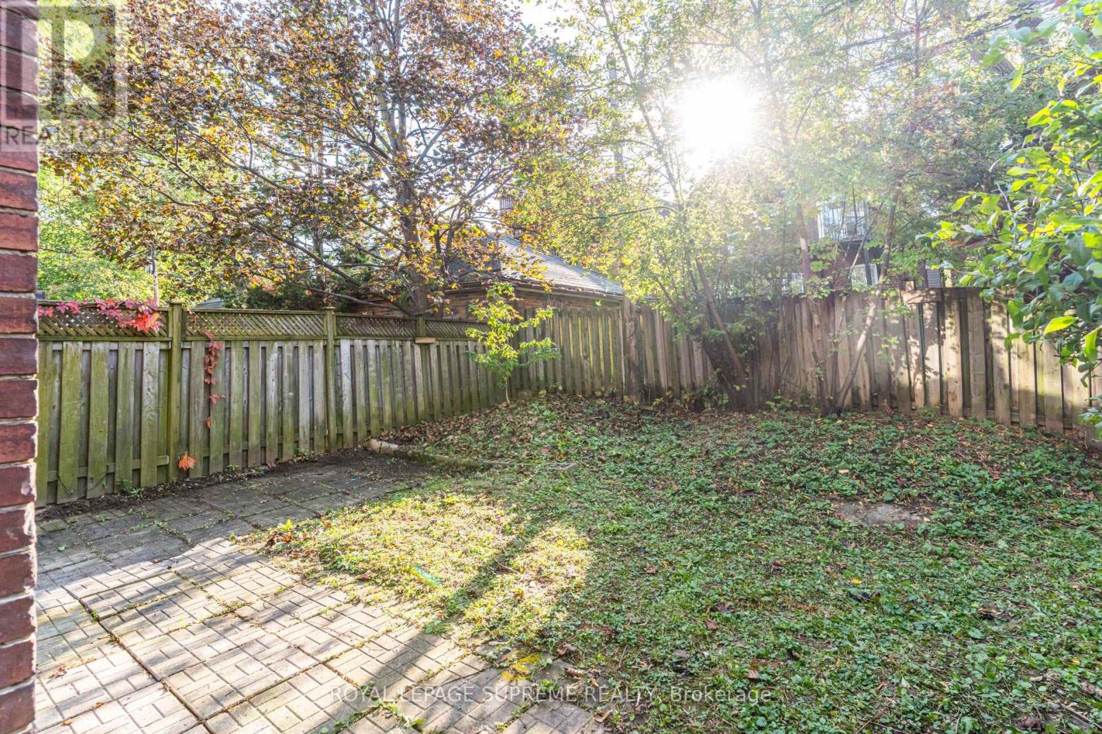 32 Thome Crescent — photo 30