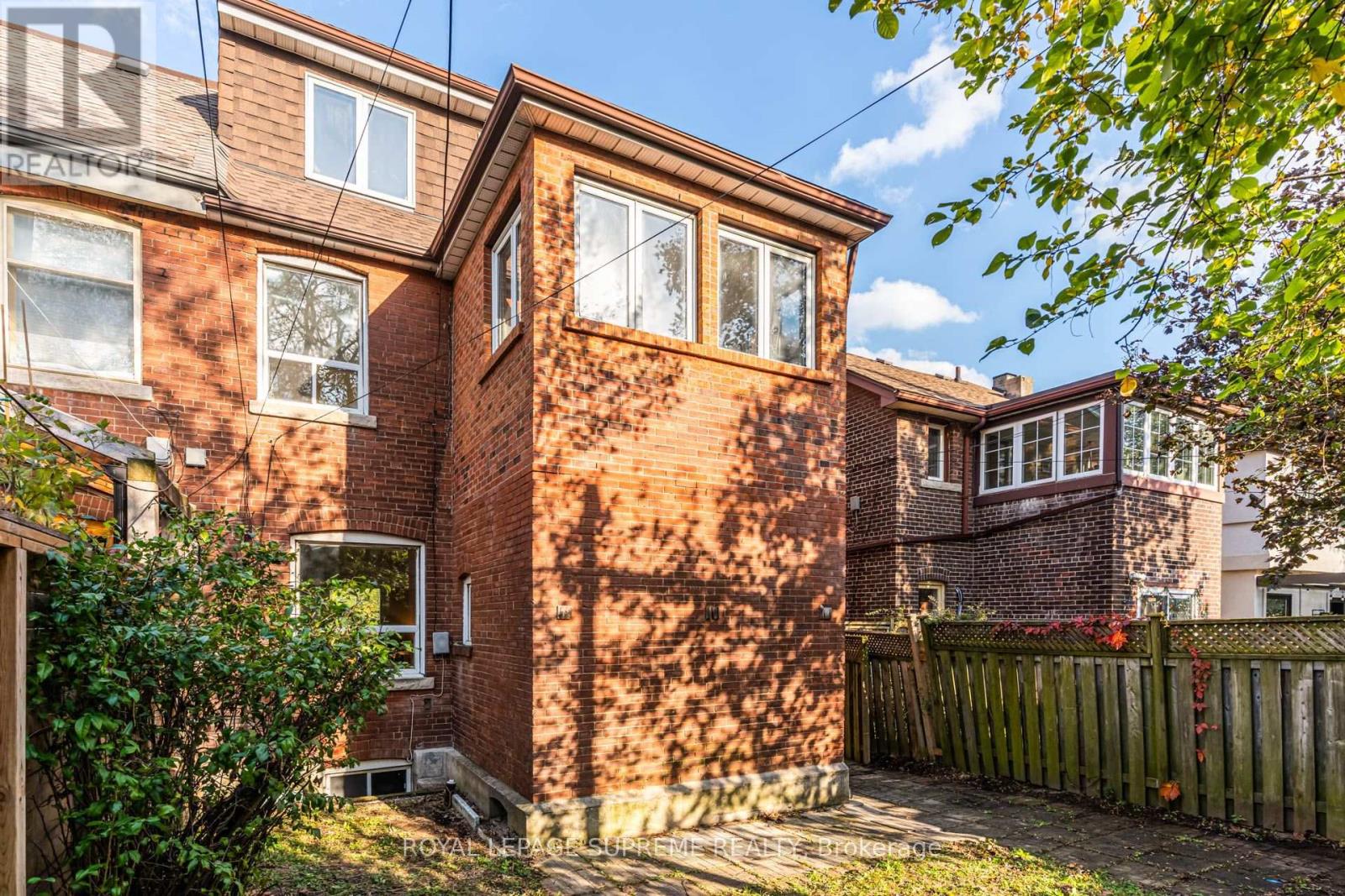 32 Thome Crescent — photo 31