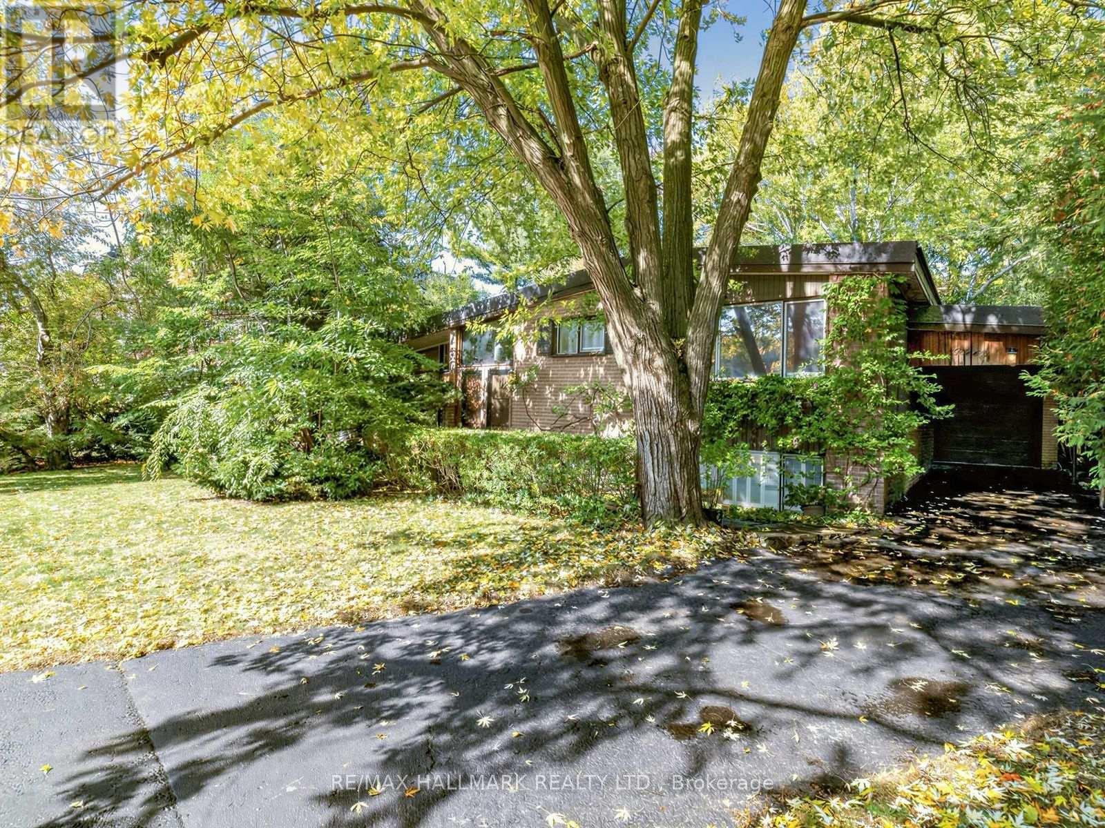 91 Larkfield Drive, Toronto, ON photo 3