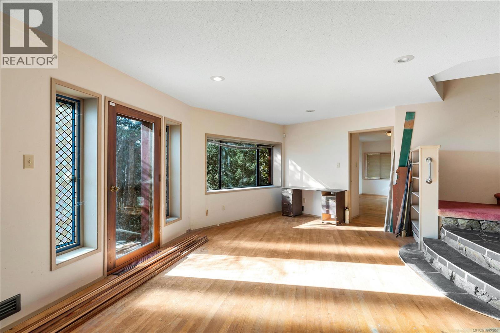 550 Arbutus Ave - 23