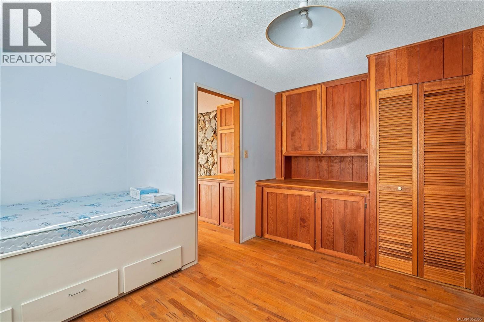 550 Arbutus Ave - 28
