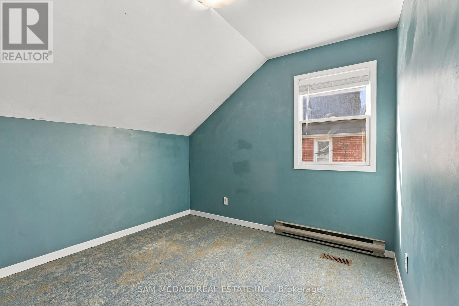 571 Kingston Road West — photo 12